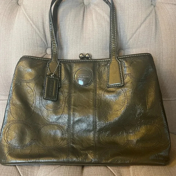 COACH NEW Carryall Signature Patent Kisslock Purse Bag Shoulder Handbag - Picture 3 of 10